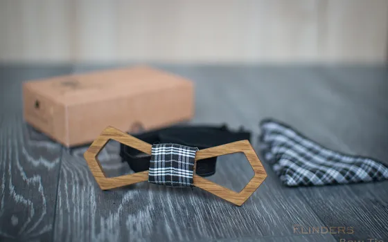 Wooden Bow Tie <PUBLIC  LIGHT> Wooden Accessories