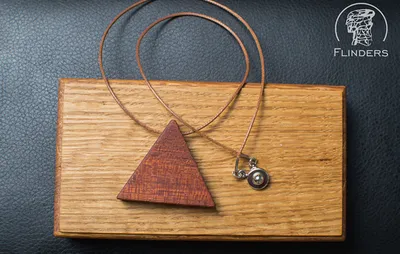 Wooden Pendant <Trinity Energy> Decoration Red Wood | Triangle