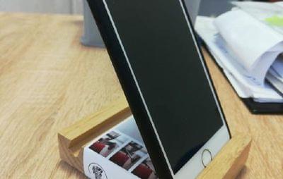 Stand for the iPhone. Wooden Stand <Docky>