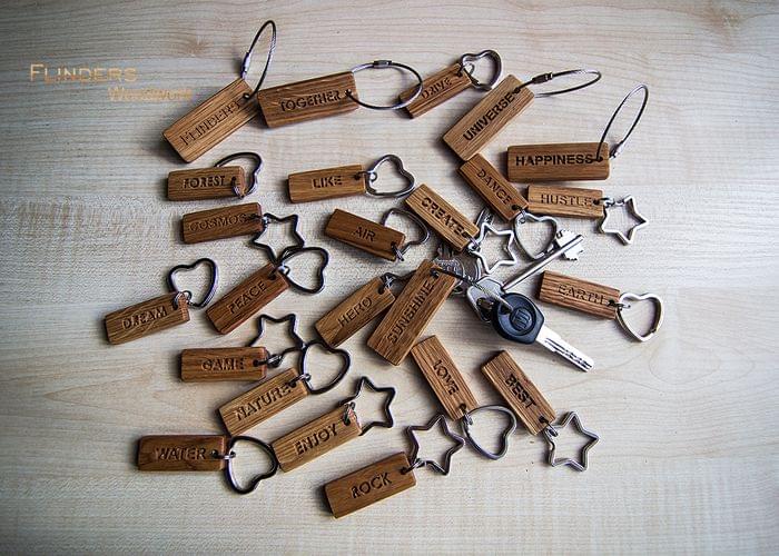 Wooden key ring for keys <DREAM> Engraving | Natural Pouch