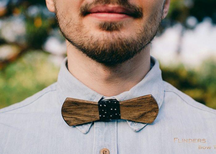 Fashionable Bow-Tie <ASTON> Stylish Accessory
