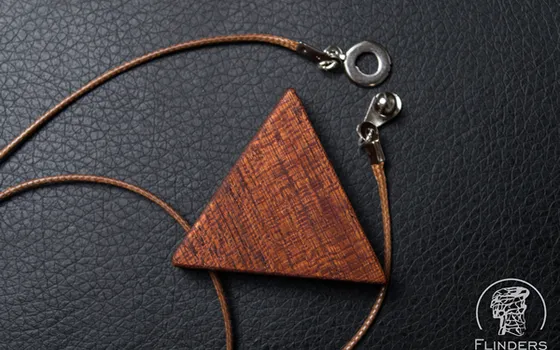 Wooden Pendant <Trinity Energy> Decoration Red Wood | Triangle
