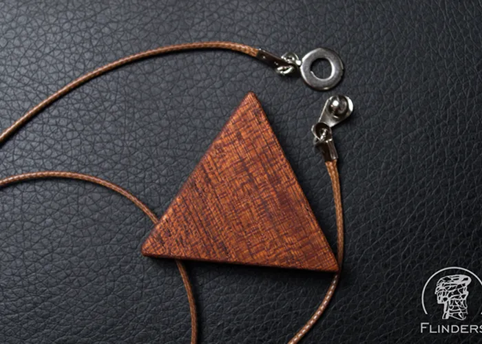 Wooden Pendant <Trinity Energy> Decoration Red Wood | Triangle